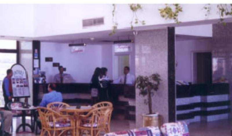 Beirut Hotel Хургада Екстериор снимка