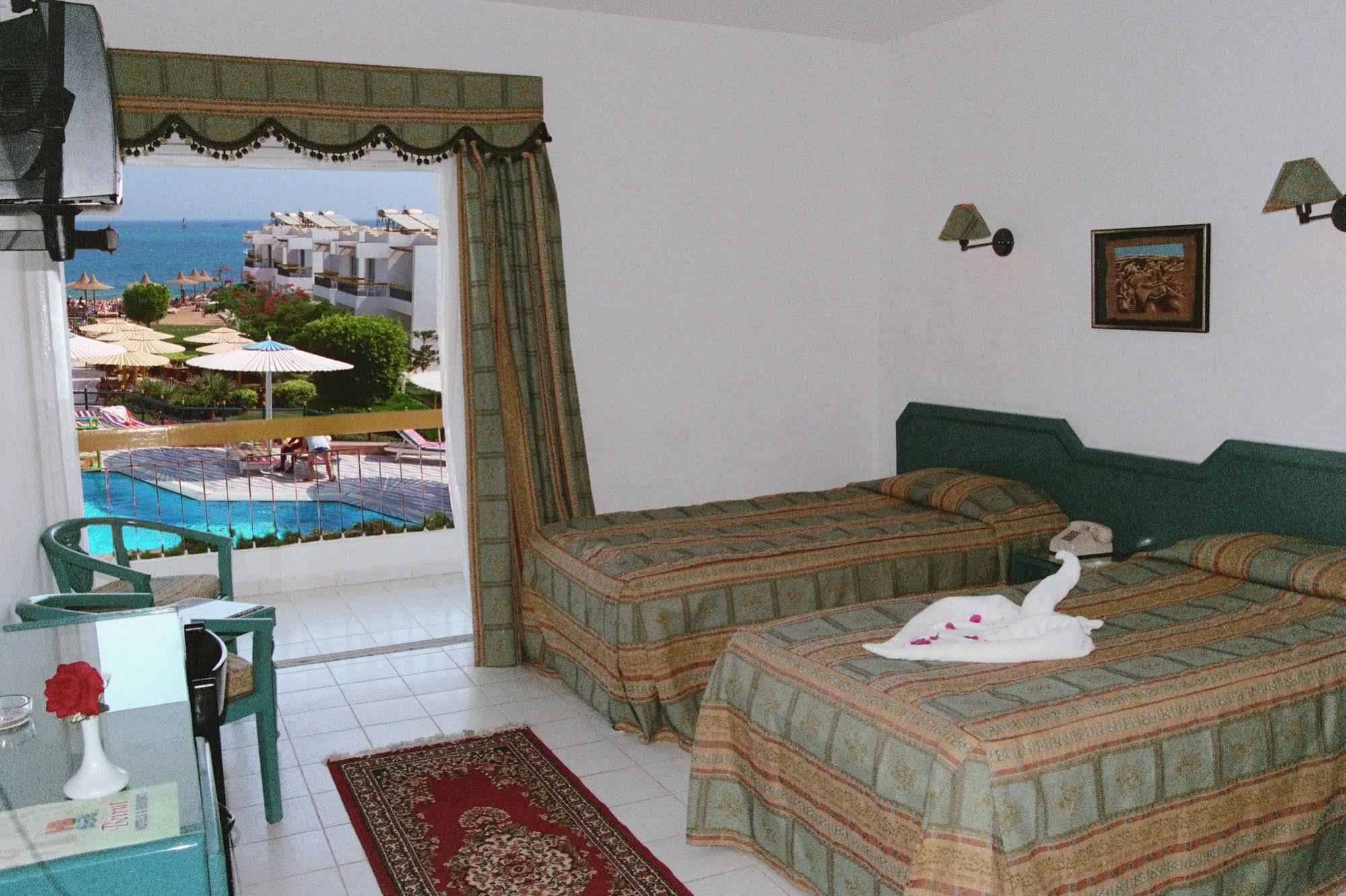 Beirut Hotel Хургада Екстериор снимка