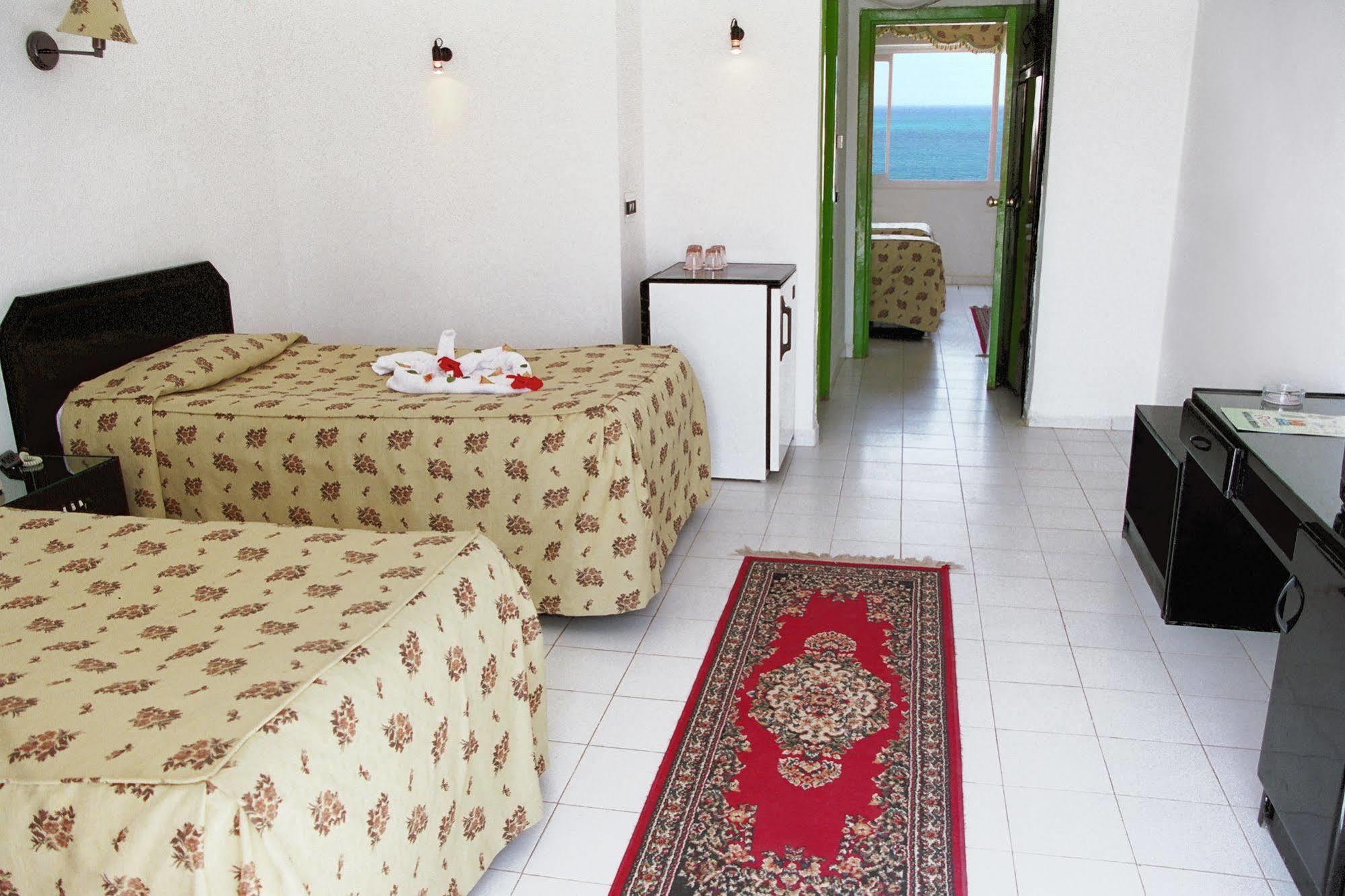 Beirut Hotel Хургада Стая снимка