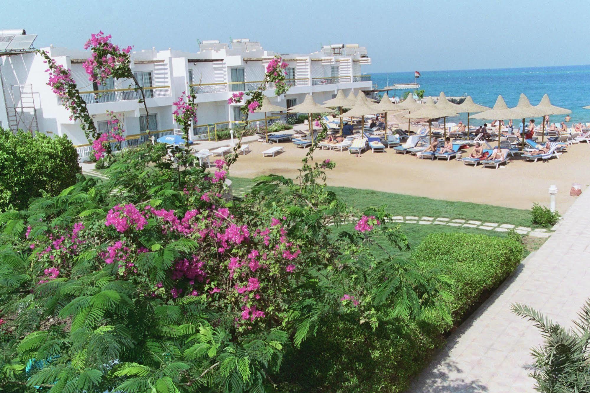 Beirut Hotel Хургада Екстериор снимка