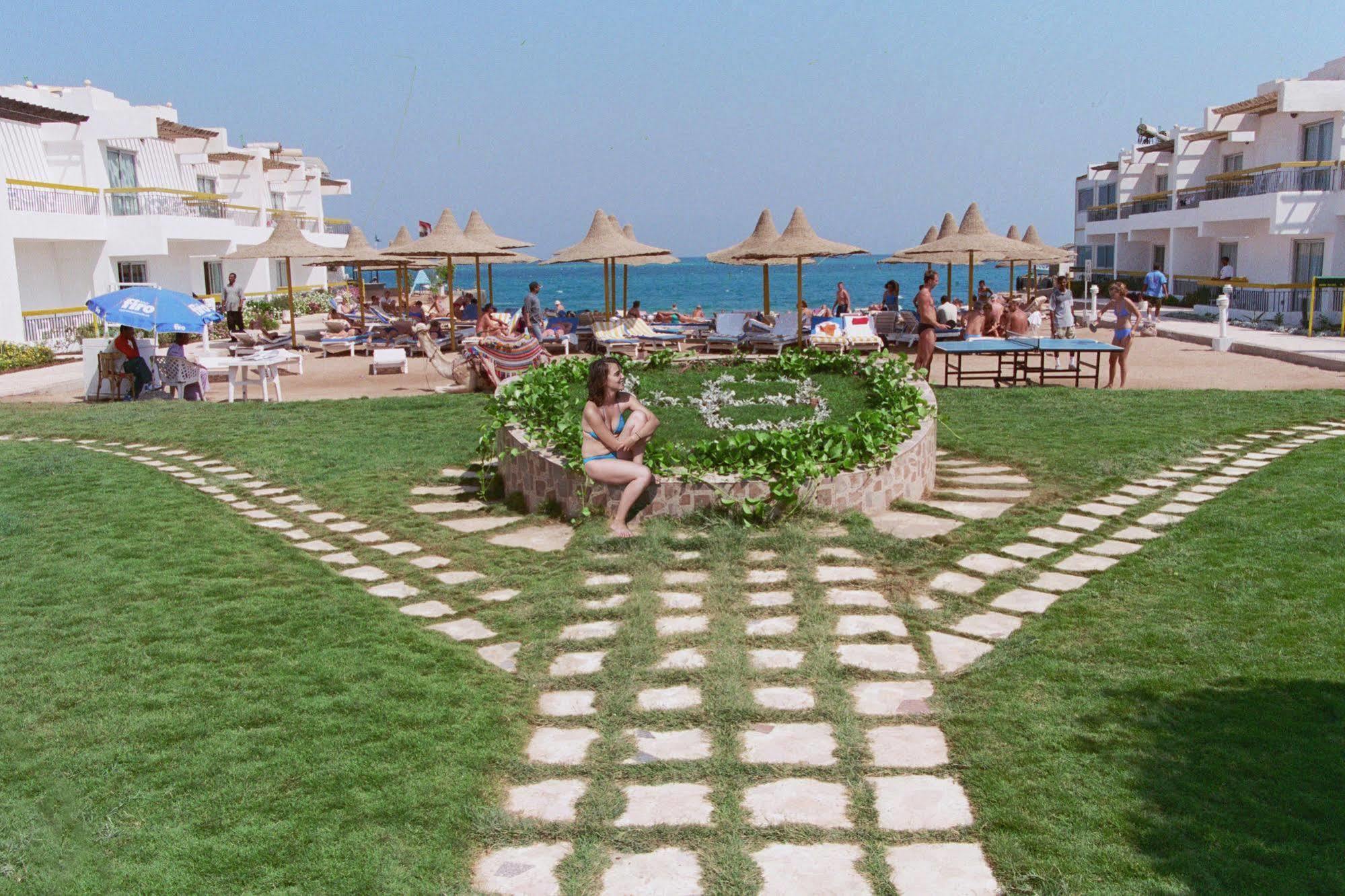 Beirut Hotel Хургада Екстериор снимка